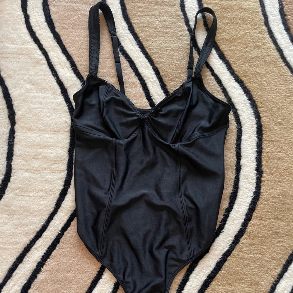 UBRAN OUTFITTERS BLACK BODY SUIT